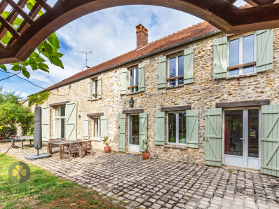 Très belle propriété avec sa maison d'amis et son parc d'un hectare