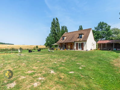 Belle maison individuelle avec un grand jardin