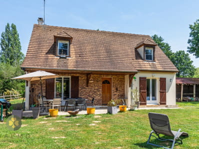 Belle maison individuelle avec un grand jardin