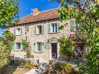 Belle maison de caractère aves ses dépendances