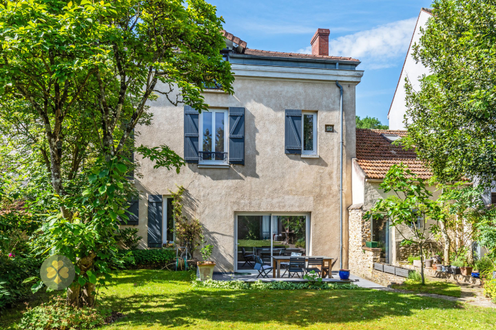 Belle maison familiale avec 4 chambres en centre-ville